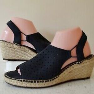 Clarks artisan wedges size 9 1/2m